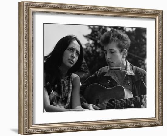 Joan Baez and Bob Dylan Singing at the 1963 Civil Rights March on Washington-null-Framed Photo