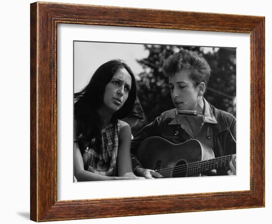 Joan Baez and Bob Dylan Singing at the 1963 Civil Rights March on Washington-null-Framed Photo