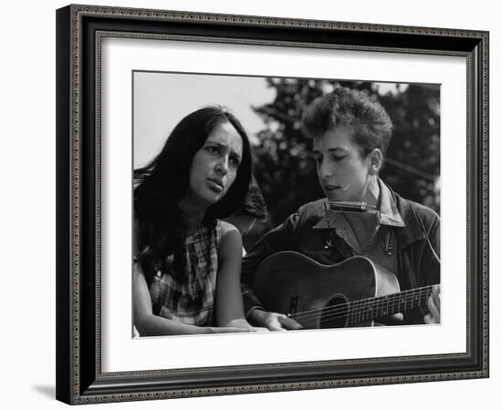 Joan Baez and Bob Dylan Singing at the 1963 Civil Rights March on Washington-null-Framed Photo