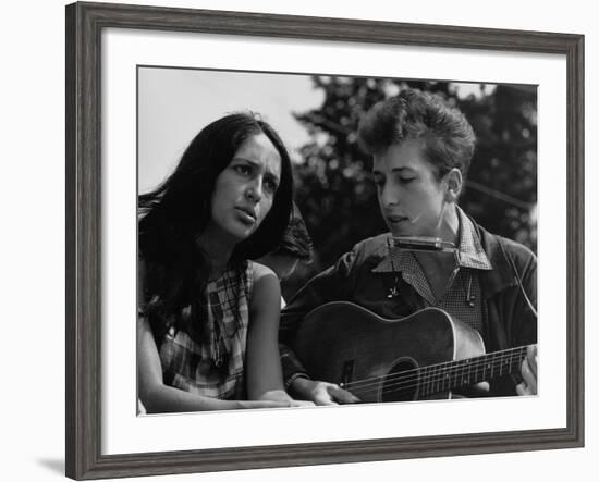 Joan Baez and Bob Dylan Singing at the 1963 Civil Rights March on Washington-null-Framed Photo