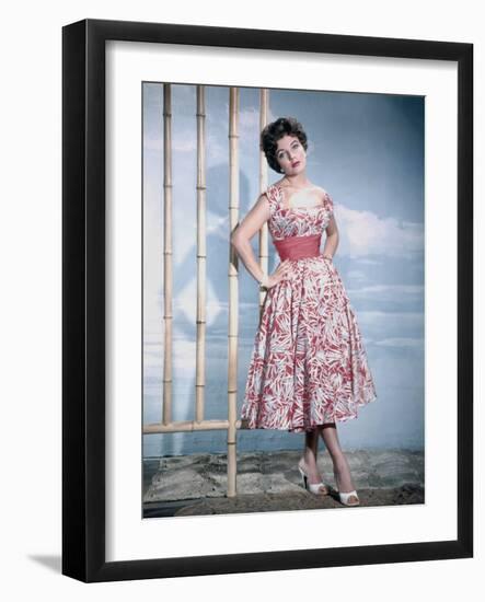 Joan Collins dans les annees 50 in the 50's (photo)-null-Framed Photo