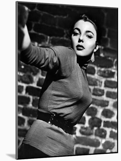 Joan Collins. "Turn the Key Softly" [1953], Directed by Jack Lee.-null-Mounted Photographic Print