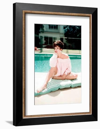 JOAN COLLINS.-null-Framed Photographic Print