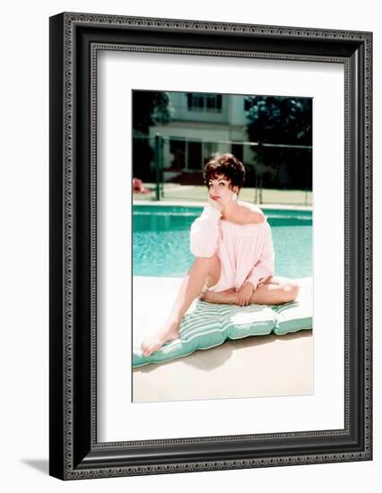 JOAN COLLINS.-null-Framed Photographic Print