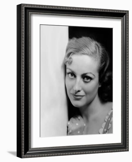 JOAN CRAWFORD dans les annees 30 JOAN CRAWFORD IN THE 30'S (b/w photo)-null-Framed Photo