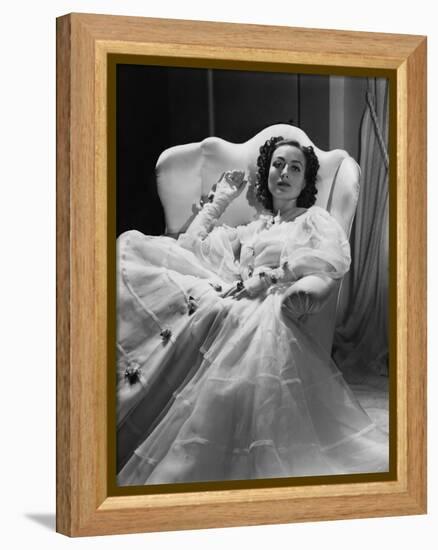 JOAN CRAWFORD dans les annees 30 JOAN CRAWFORD IN THE 30'S (b/w photo)-null-Framed Stretched Canvas