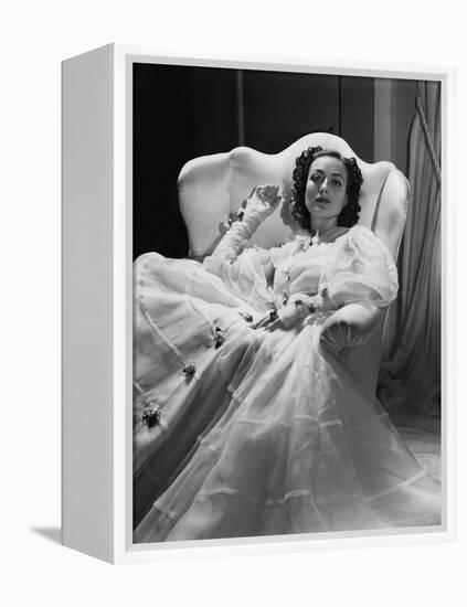 JOAN CRAWFORD dans les annees 30 JOAN CRAWFORD IN THE 30'S (b/w photo)-null-Framed Stretched Canvas