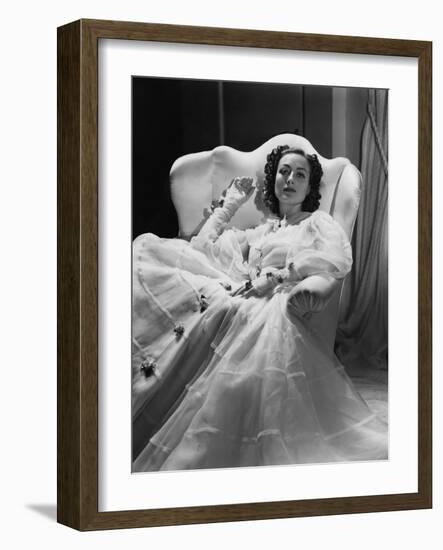 JOAN CRAWFORD dans les annees 30 JOAN CRAWFORD IN THE 30'S (b/w photo)-null-Framed Photo