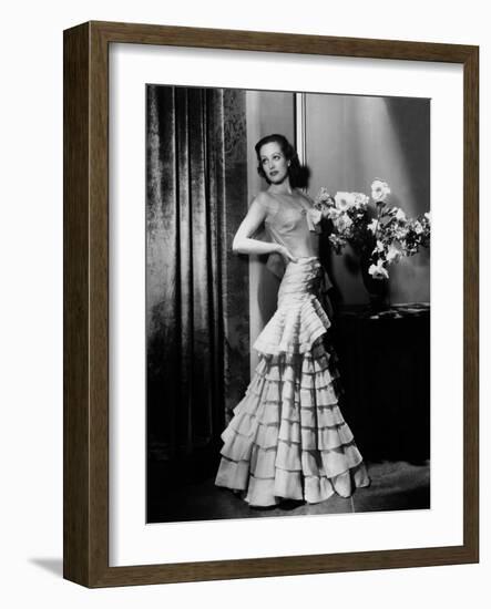 JOAN CRAWFORD dans les annees 30 JOAN CRAWFORD IN THE 30'S (b/w photo)-null-Framed Photo