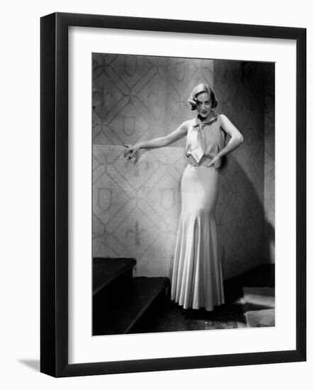 JOAN CRAWFORD dans les annees 30 JOAN CRAWFORD IN THE 30'S (b/w photo)-null-Framed Photo