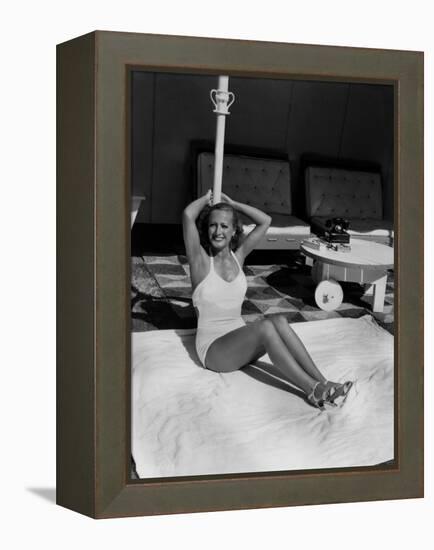 JOAN CRAWFORD dans les annees 30 JOAN CRAWFORD IN THE 30'S (b/w photo)-null-Framed Stretched Canvas