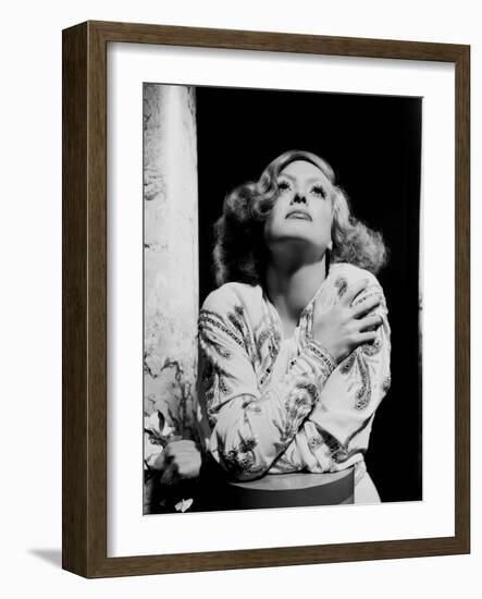 JOAN CRAWFORD dans les annees 30 JOAN CRAWFORD IN THE 30'S Hollywood U.S.A (b/w photo)-null-Framed Photo