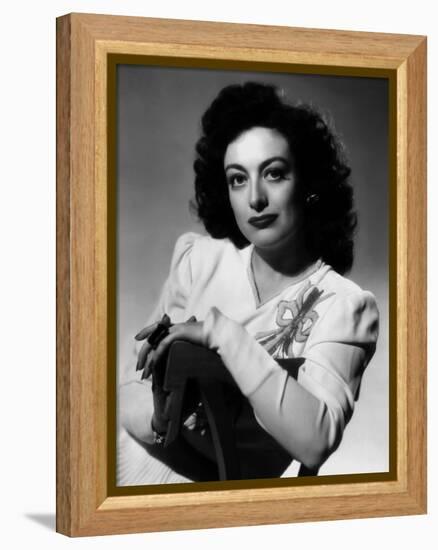 JOAN CRAWFORD dans les annees 40 JOAN CRAWFORD in the 40's (b/w photo)-null-Framed Stretched Canvas