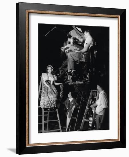 Joan Crawford, Dorothy Arzner. "The Bride Wore Red" 1937, Directed by Dorothy Arzner-null-Framed Photographic Print