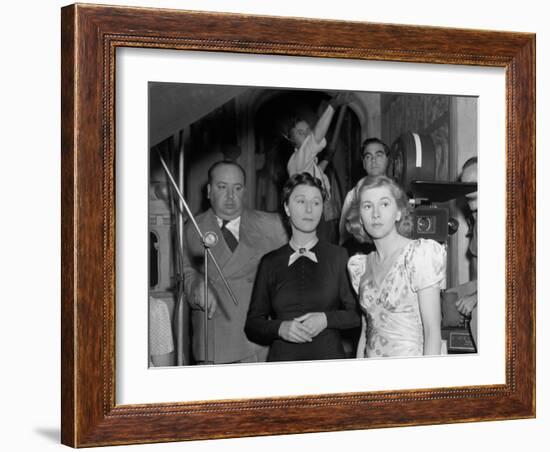 Joan Fontaine, Judith Anderson, Alfred Hitchcock, Rebecca, 1940-null-Framed Photographic Print