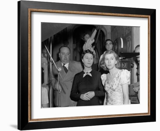 Joan Fontaine, Judith Anderson, Alfred Hitchcock, Rebecca, 1940-null-Framed Photographic Print