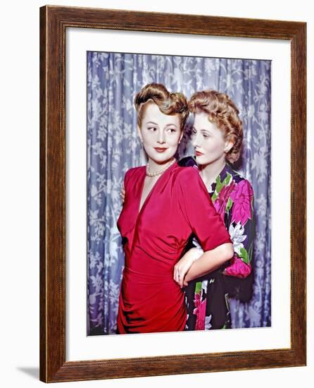 Joan Fontaine, Olivia De Havilland-null-Framed Photographic Print