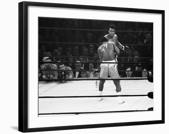 Joe Frazier Vs. Mohammed Ali at Madison Square Garden-John Shearer-Framed Premium Photographic Print