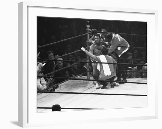 Joe Frazier Vs. Mohammed Ali at Madison Square Garden-John Shearer-Framed Premium Photographic Print