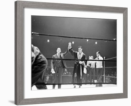 Joe Louis, Negro Boxer Fighting Perry-Peter Stackpole-Framed Premium Photographic Print