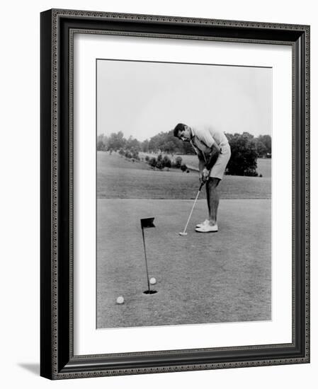 Joe Namath Playing Golf at the University of Alabama in Tuscaloosa, 1966-null-Framed Photo