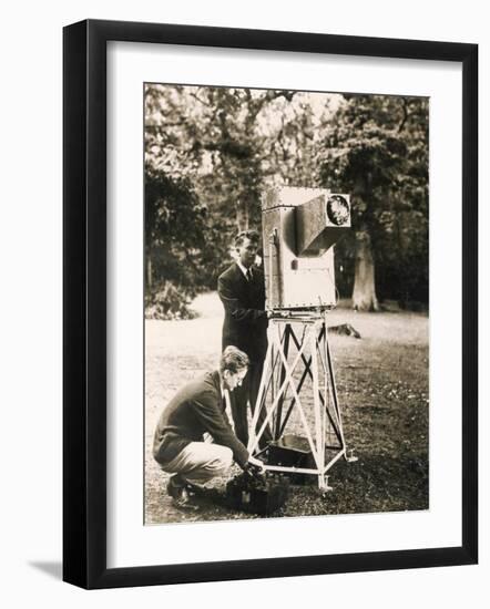 John Logie Baird Demonstrates His Noctovisor-null-Framed Photographic Print