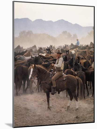John Wayne Filming "The Undefeated"-John Dominis-Mounted Premium Photographic Print