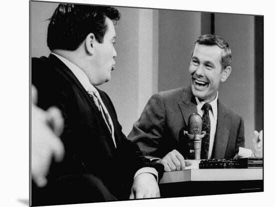 Johnny Carson and Jimmy Breslin Enjoying Conversation During Taping of the Johnny Carson Show-Arthur Schatz-Mounted Premium Photographic Print