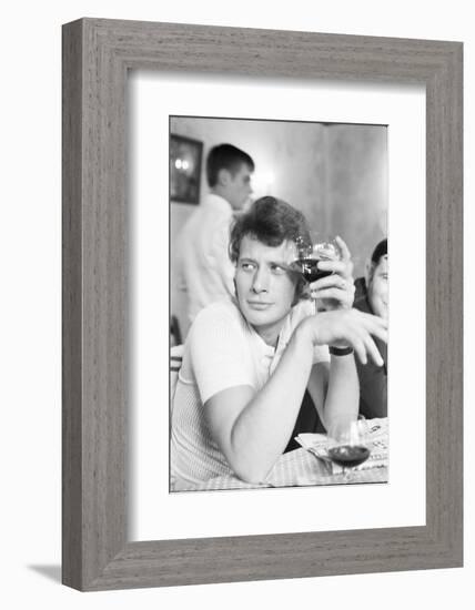 Johnny Hallyday Having a Drink with Some Friends-Richard Bouchara-Framed Photographic Print