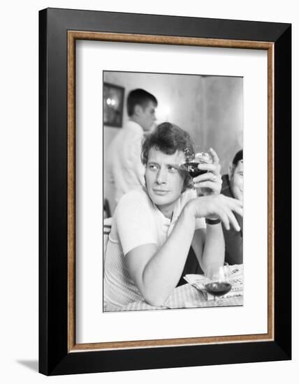 Johnny Hallyday Having a Drink with Some Friends-Richard Bouchara-Framed Photographic Print