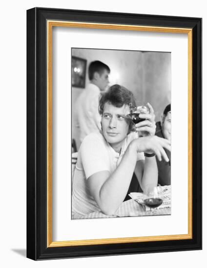 Johnny Hallyday Having a Drink with Some Friends-Richard Bouchara-Framed Photographic Print