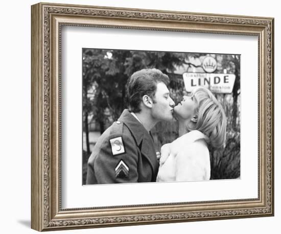 Johnny Hallyday Kissing Sylvie Vartan-DR-Framed Photographic Print