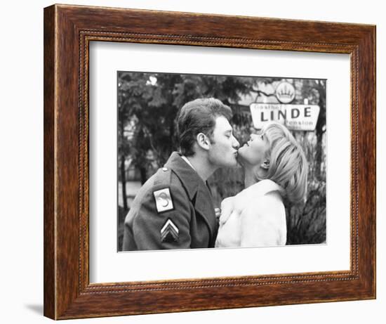 Johnny Hallyday Kissing Sylvie Vartan-DR-Framed Photographic Print