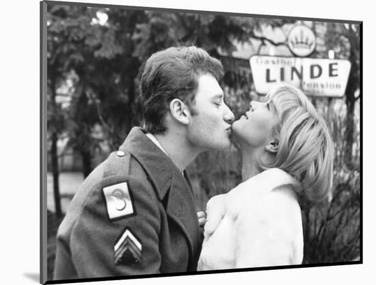Johnny Hallyday Kissing Sylvie Vartan-DR-Mounted Photographic Print