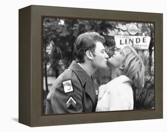 Johnny Hallyday Kissing Sylvie Vartan-DR-Framed Premier Image Canvas