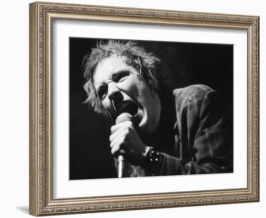 Johnny Rotten Sings-Associated Newspapers-Framed Photo