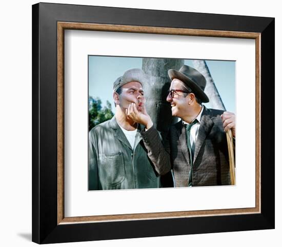 Jonathan Winters, It's a Mad Mad Mad Mad World (1963)-null-Framed Photo