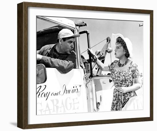 Jonathan Winters, It's a Mad Mad Mad Mad World (1963)-null-Framed Photo