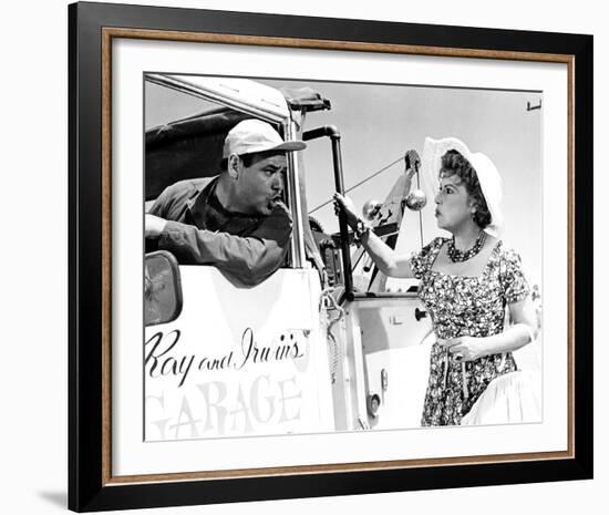 Jonathan Winters, It's a Mad Mad Mad Mad World (1963)-null-Framed Photo