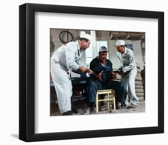 Jonathan Winters, It's a Mad Mad Mad Mad World (1963)-null-Framed Photo