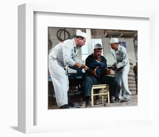 Jonathan Winters, It's a Mad Mad Mad Mad World (1963)-null-Framed Photo