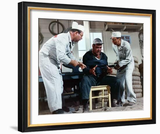 Jonathan Winters, It's a Mad Mad Mad Mad World (1963)-null-Framed Photo