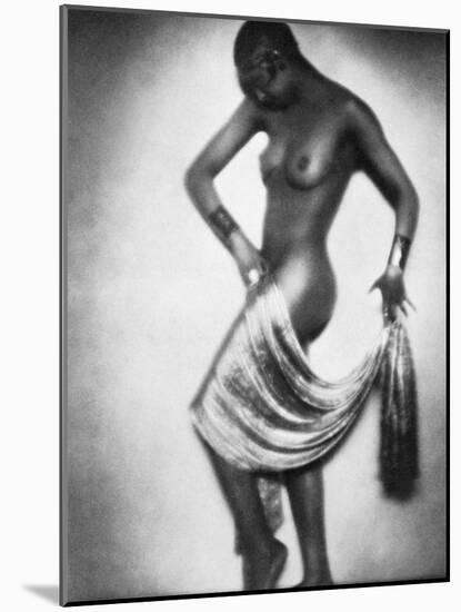 Josephine Baker (1906-1975)-null-Mounted Photographic Print