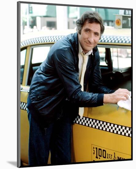 Judd Hirsch - Taxi-null-Mounted Photo