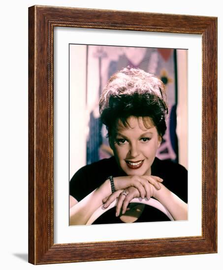 JUDY GARLAND (photo)-null-Framed Photo