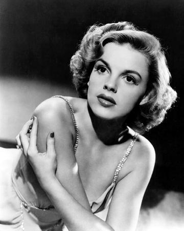 A Judy Garland Barefoot Black And White 8x10 Picture Celebrity Print