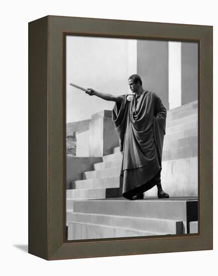 Jules Cesar Julius Caesar by Joseph Mankiewicz with Marlon Brando (Marc-Antoine), 1953 (b/w photo)-null-Framed Stretched Canvas
