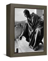 Jules Cesar Julius Caesar by Joseph Mankiewicz with Marlon Brando (Marc-Antoine), 1953 (b/w photo)-null-Framed Stretched Canvas