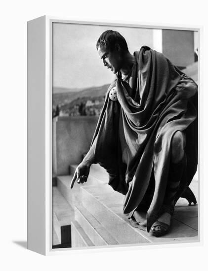 Jules Cesar Julius Caesar by Joseph Mankiewicz with Marlon Brando (Marc-Antoine), 1953 (b/w photo)-null-Framed Stretched Canvas