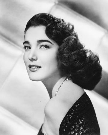 julie-adams_u-l-pjtag00.jpg